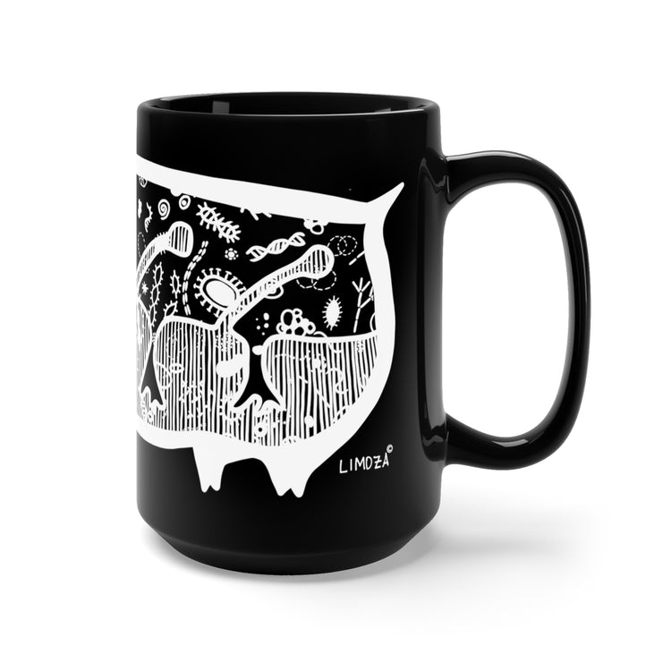 Taza negra de cerámica con tardígrado